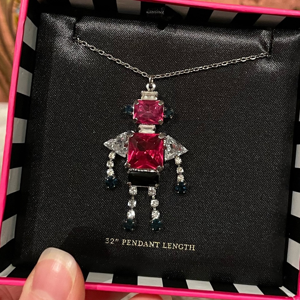 Adorable Juicy Couture Robot Necklace - Picture 4 of 10